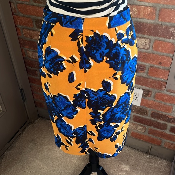 Who What Wear Floral Skirt 6 - Picture 3 of 6